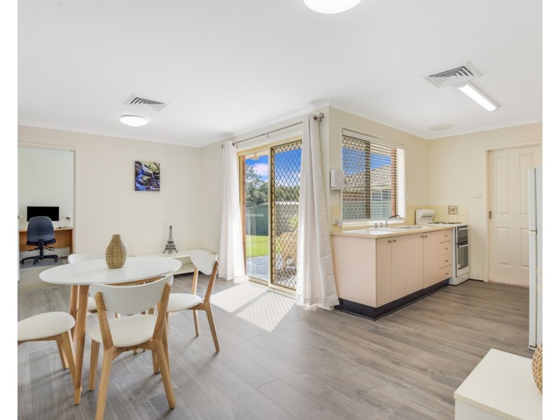 24 Pineridge Close, Lisarow NSW 2250