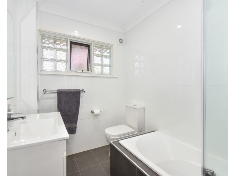 5 Apple Tree Crescent, Wyoming NSW 2250