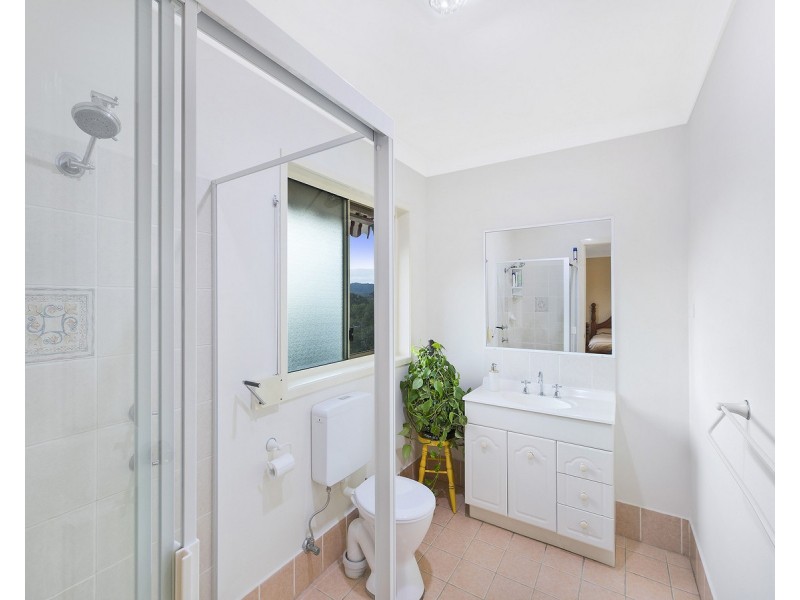 149 James Sea Drive, Green Point NSW 2251