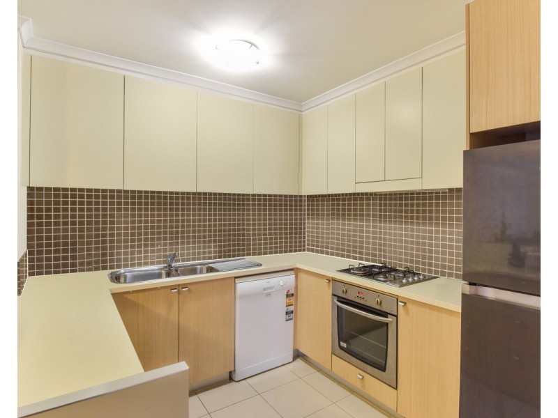 304/80 John Whiteway Drive, Gosford NSW 2250