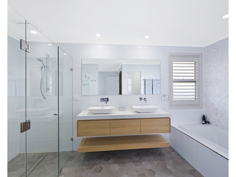 17 Coogee Avenue, The Entrance North NSW 2261