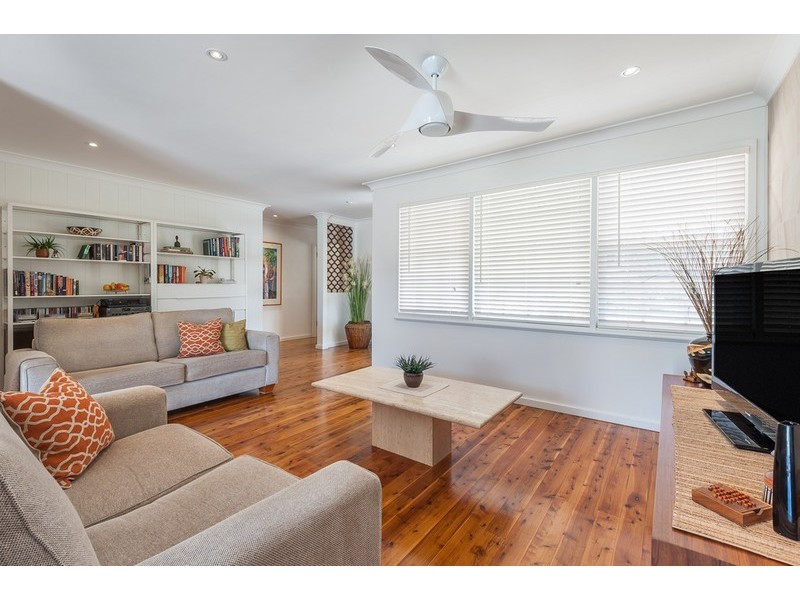 6 Girraween Avenue, Erina NSW 2250