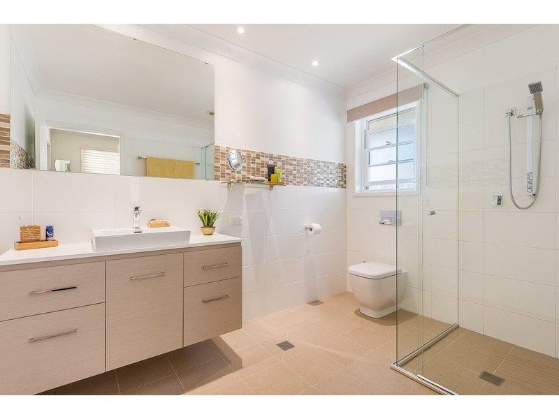 6 Girraween Avenue, Erina NSW 2250