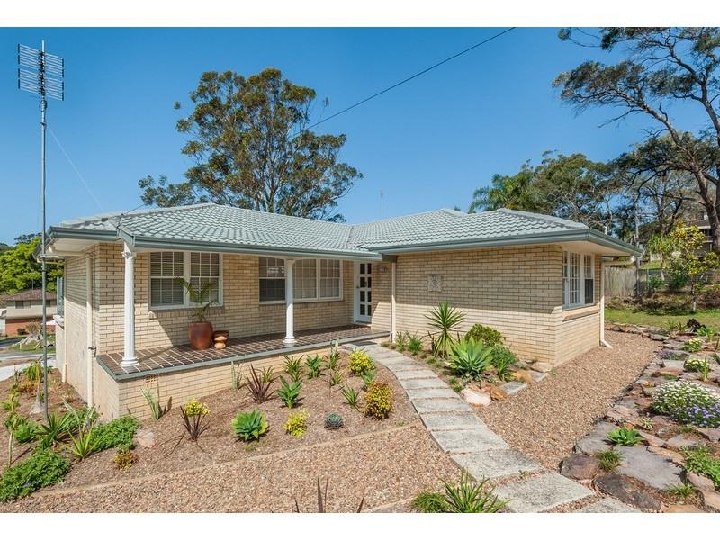 6 Girraween Avenue, Erina NSW 2250