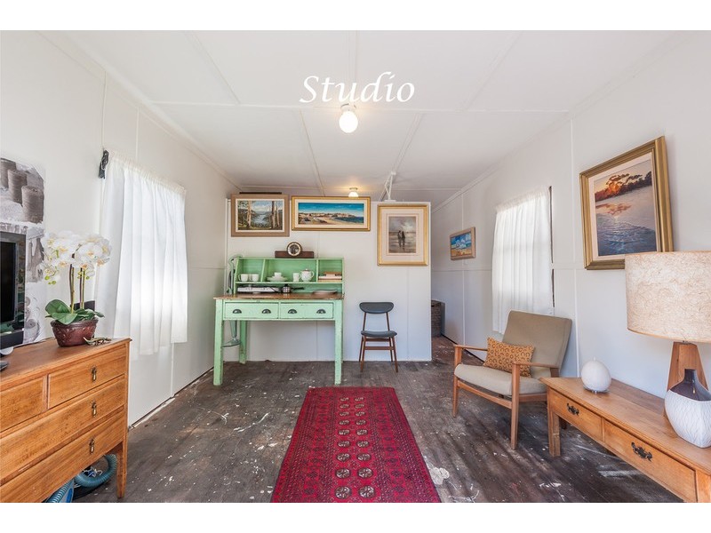 6 Girraween Avenue, Erina NSW 2250