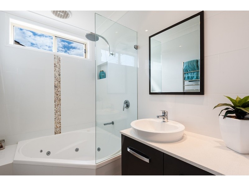 18 Renown Street, Wamberal NSW 2260