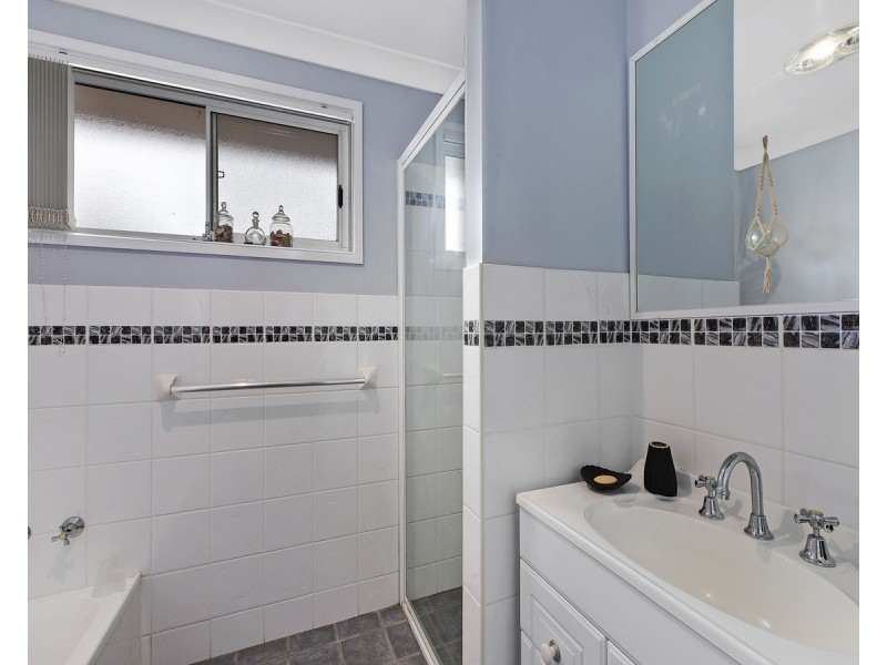 23 Grandview Parade, Gorokan NSW 2263