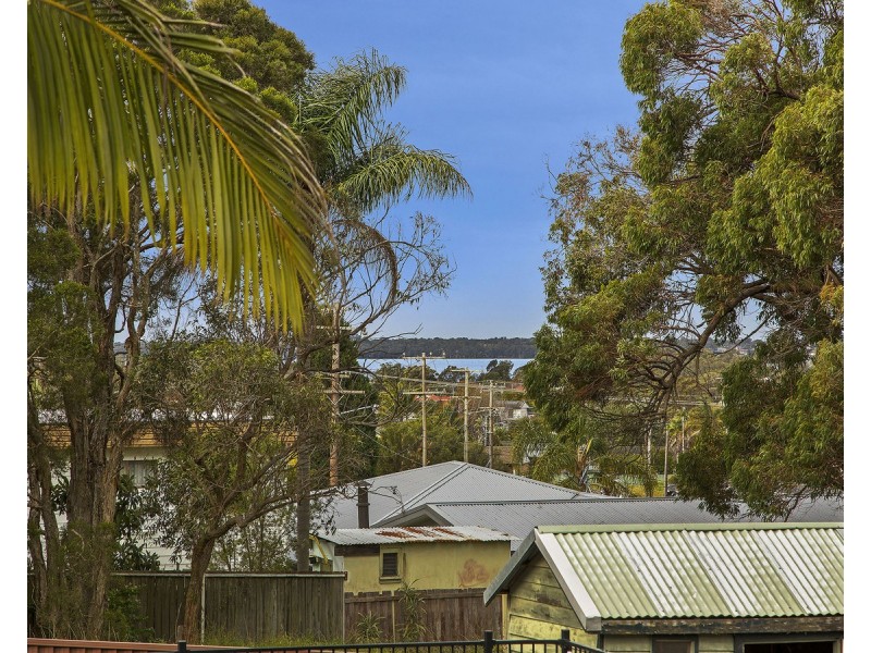 23 Grandview Parade, Gorokan NSW 2263