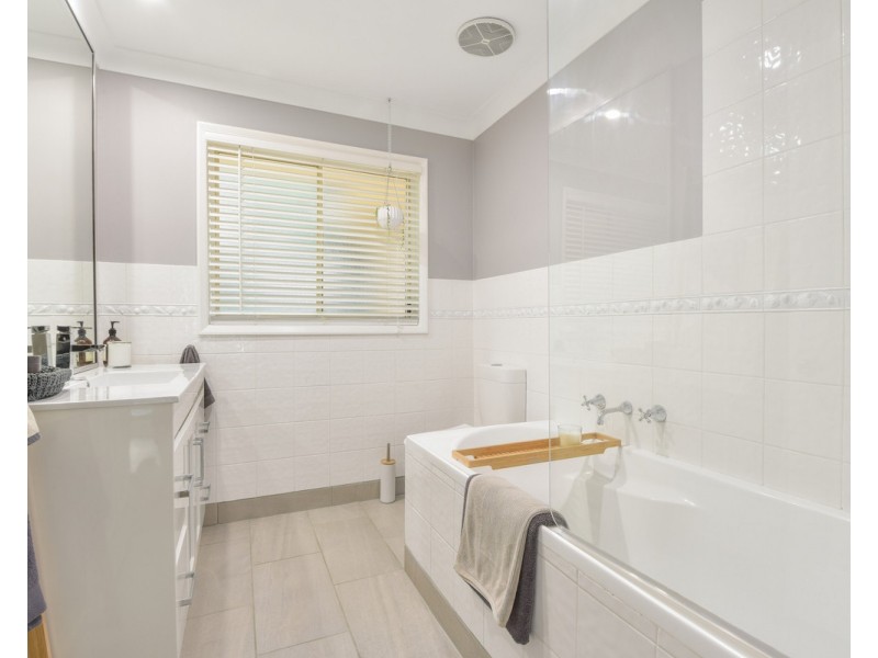 15 Cottesloe Avenue, Lisarow NSW 2250