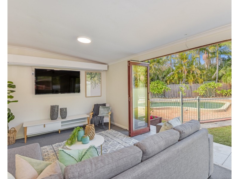 8 Dalton Street, Wyoming NSW 2250