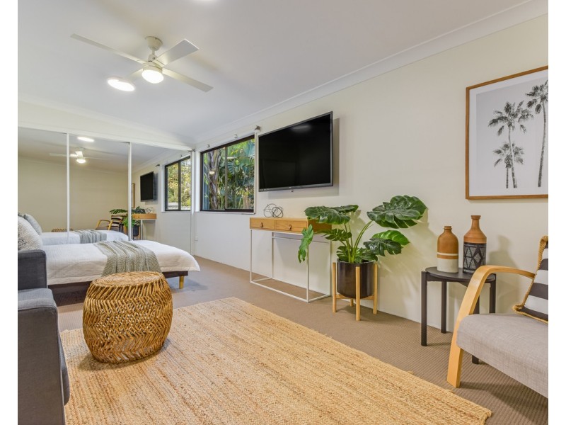 8 Dalton Street, Wyoming NSW 2250