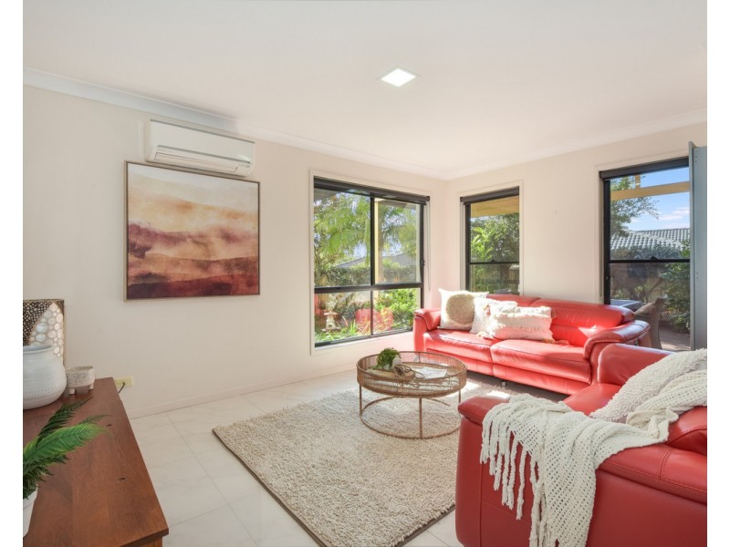 8/51 Newling Street, Lisarow NSW 2250