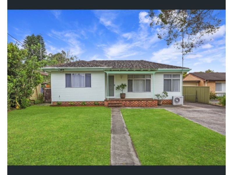 9 Bel Hilton Circuit, West Gosford NSW 2250