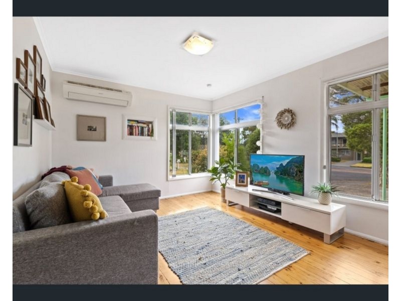 9 Bel Hilton Circuit, West Gosford NSW 2250