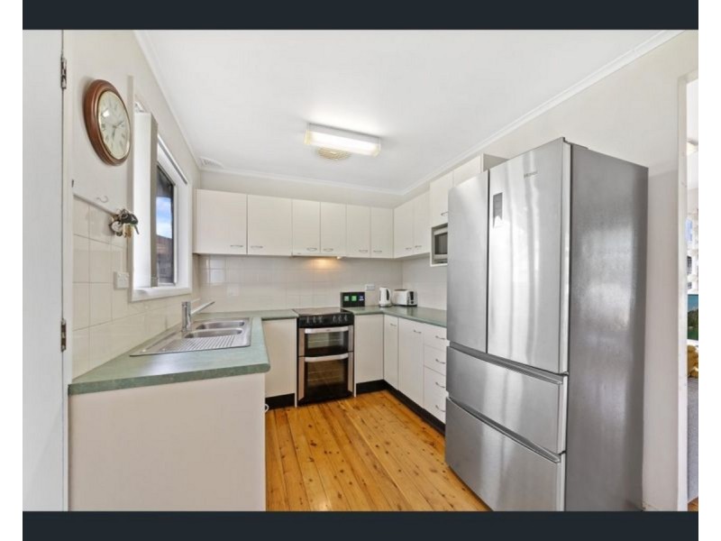 9 Bel Hilton Circuit, West Gosford NSW 2250