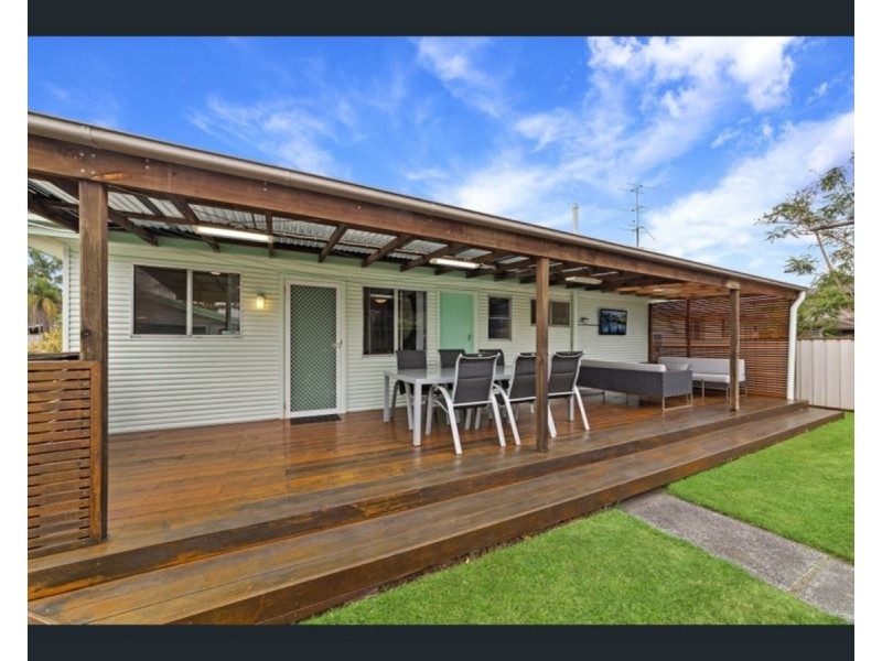 9 Bel Hilton Circuit, West Gosford NSW 2250
