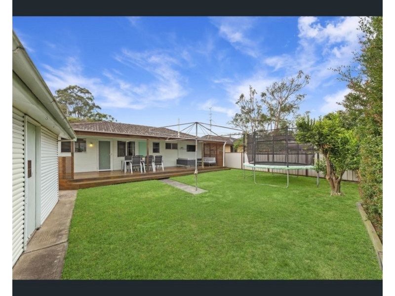 9 Bel Hilton Circuit, West Gosford NSW 2250