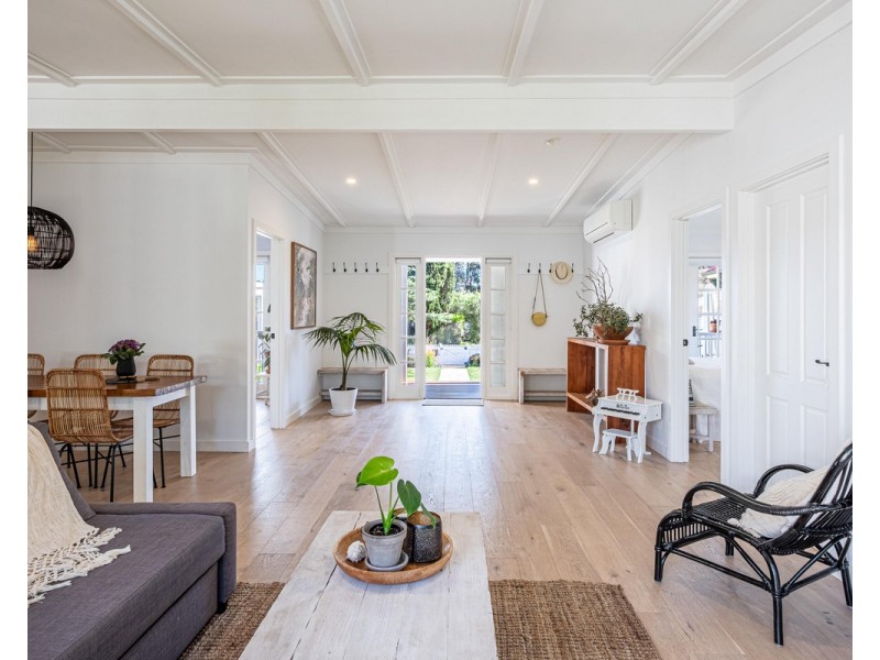 12 Parkhill Road, Wyoming NSW 2250