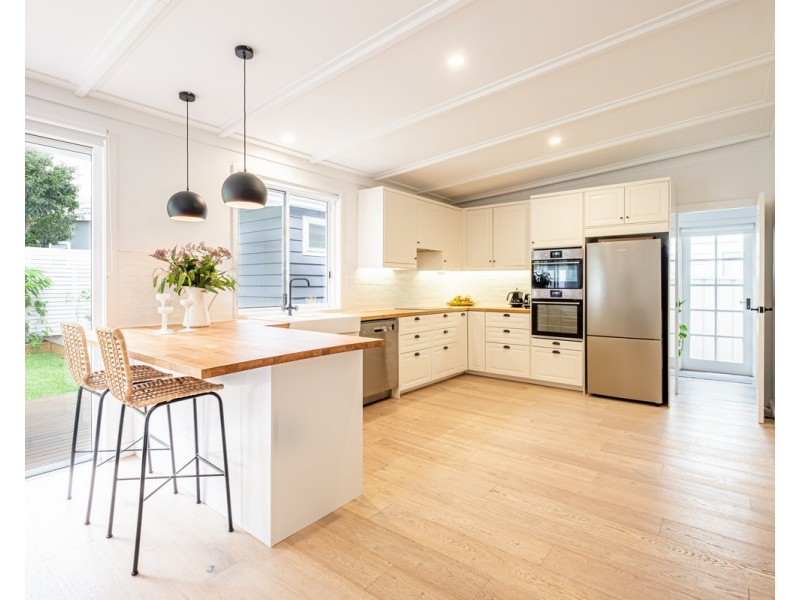 12 Parkhill Road, Wyoming NSW 2250