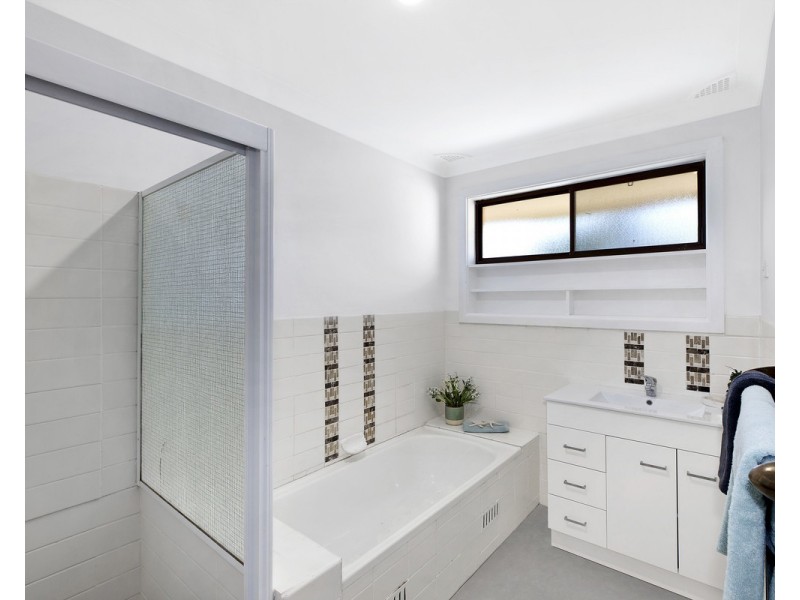 15 Brancourt Crescent, Narara NSW 2250