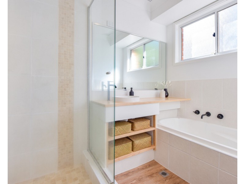 33 Blackbutt Street, Wyoming NSW 2250