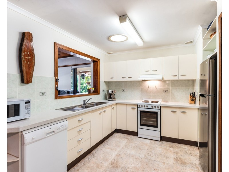 13 Fragar Avenue, Wyoming NSW 2250