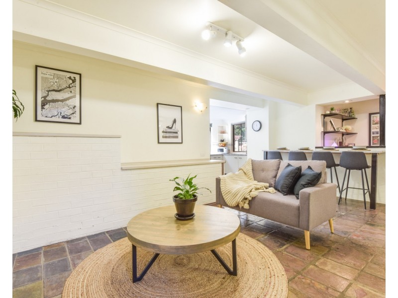 13 Fragar Avenue, Wyoming NSW 2250