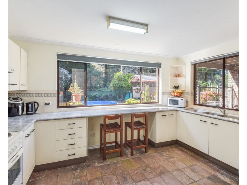 13 Fragar Avenue, Wyoming NSW 2250