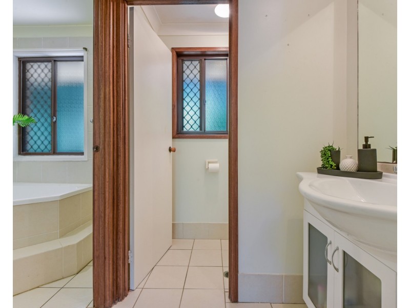 15E Paperbark Close, Wyoming NSW 2250