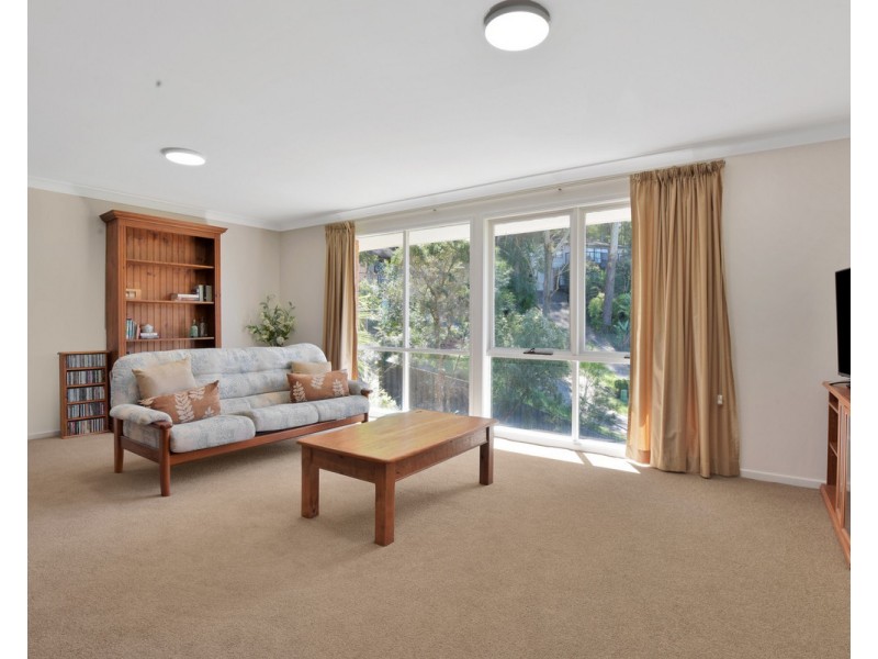 8 Dana Close, Wyoming NSW 2250