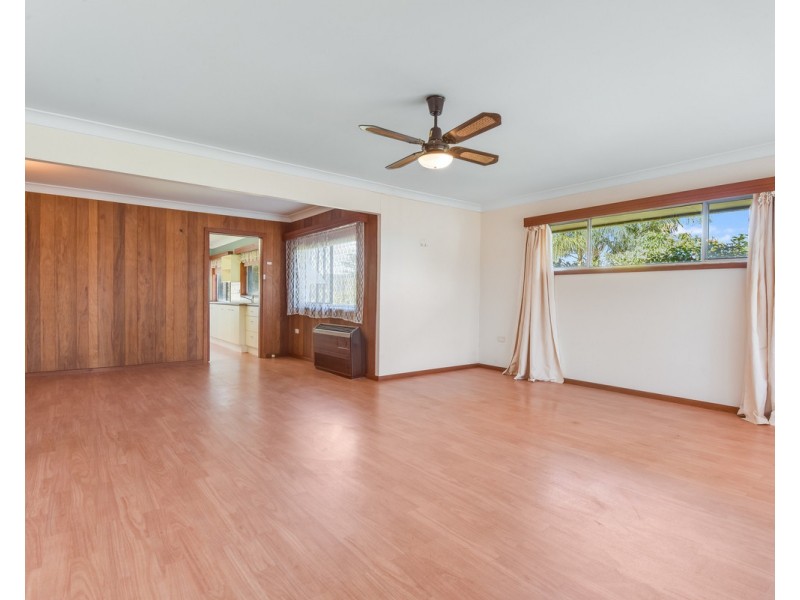 4 Tingira Place, Wyoming NSW 2250