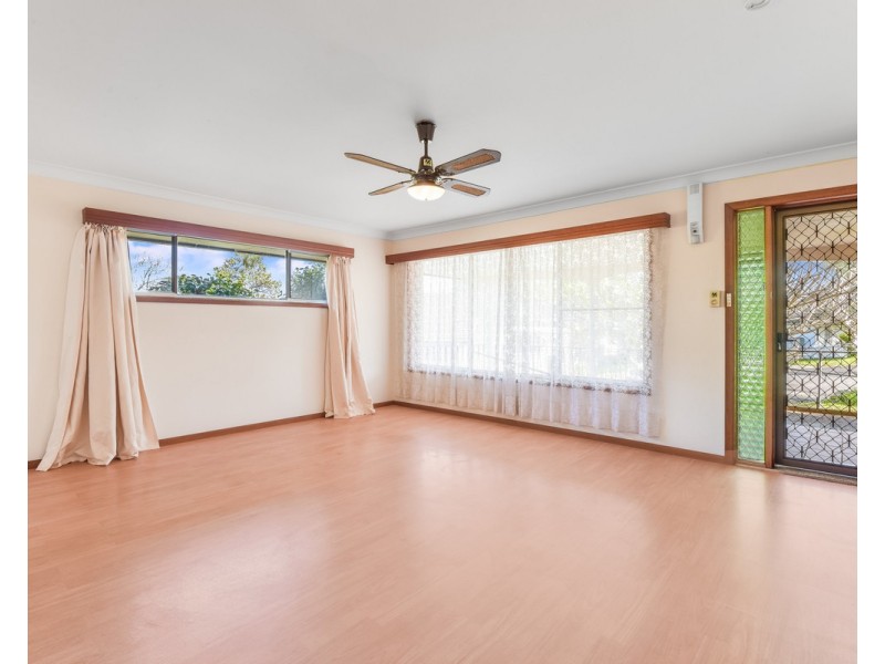 4 Tingira Place, Wyoming NSW 2250