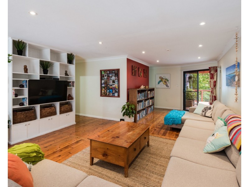 5 Adnamira Close, Wyoming NSW 2250