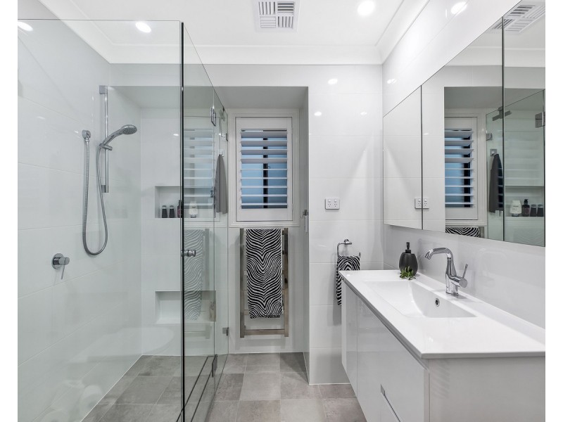 8 Jessie Hurley Drive, Erina NSW 2250