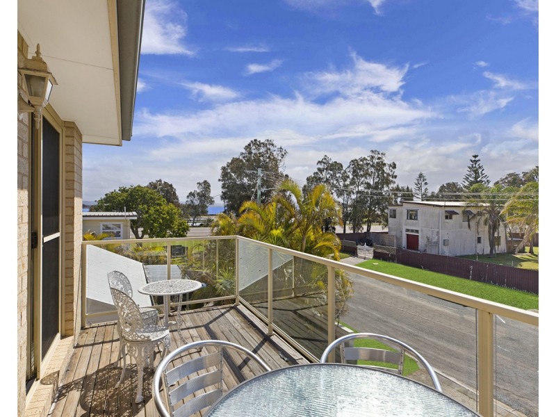 5 Bondi Road, The Entrance North NSW 2261