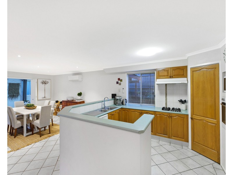 77 Thames Drive, Erina NSW 2250