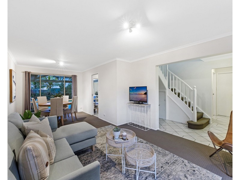 77 Thames Drive, Erina NSW 2250