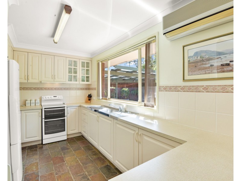 13 Elissa Crescent, Wyoming NSW 2250