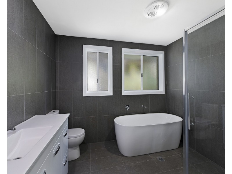 6 Arunta Road, Tuggerah NSW 2259