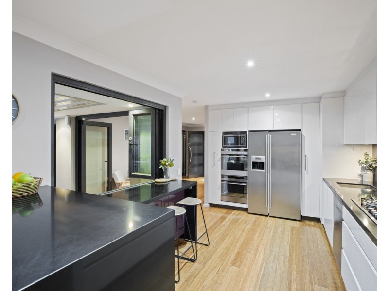 6 Kareel Close, Erina NSW 2250