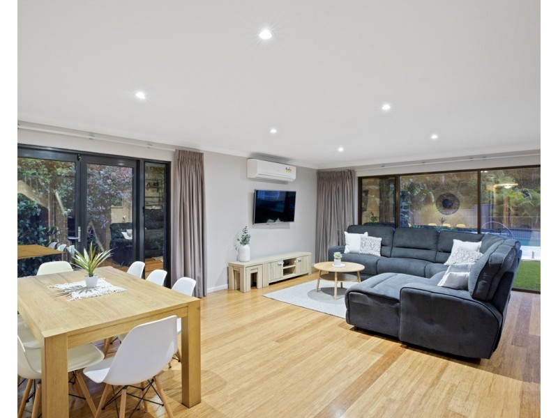 6 Kareel Close, Erina NSW 2250