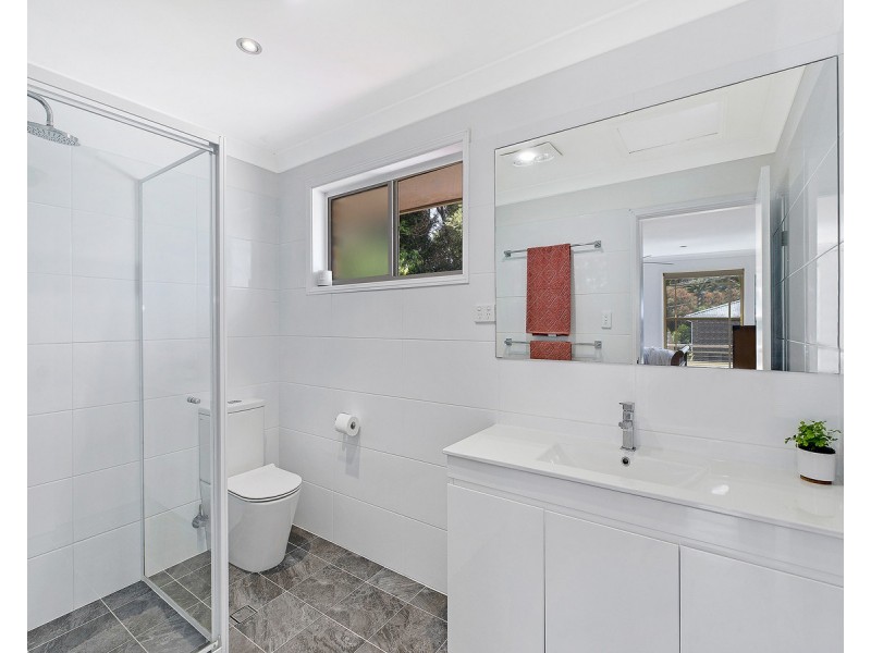 1/2 Barooga Road, Wamberal NSW 2260