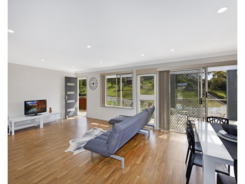 11 View Street, North Avoca NSW 2260