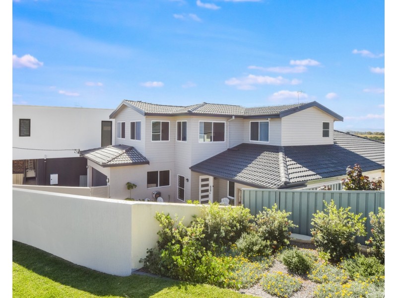 24 North Scenic Road, Forresters Beach NSW 2260