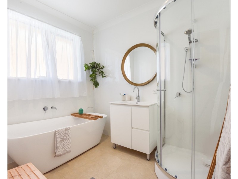 696 The Entrance Road, Wamberal NSW 2260