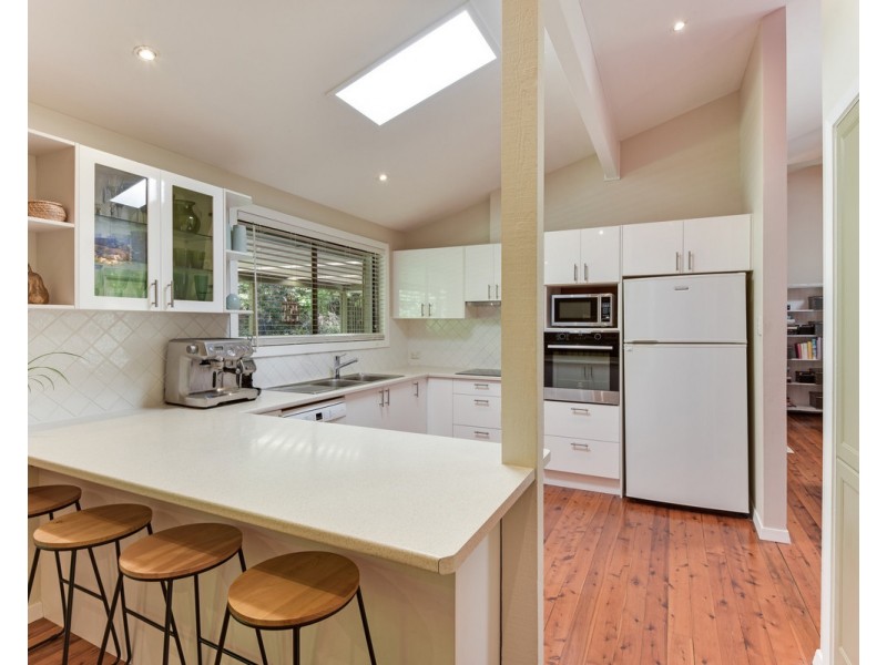 10 Valley View Road, Wyoming NSW 2250