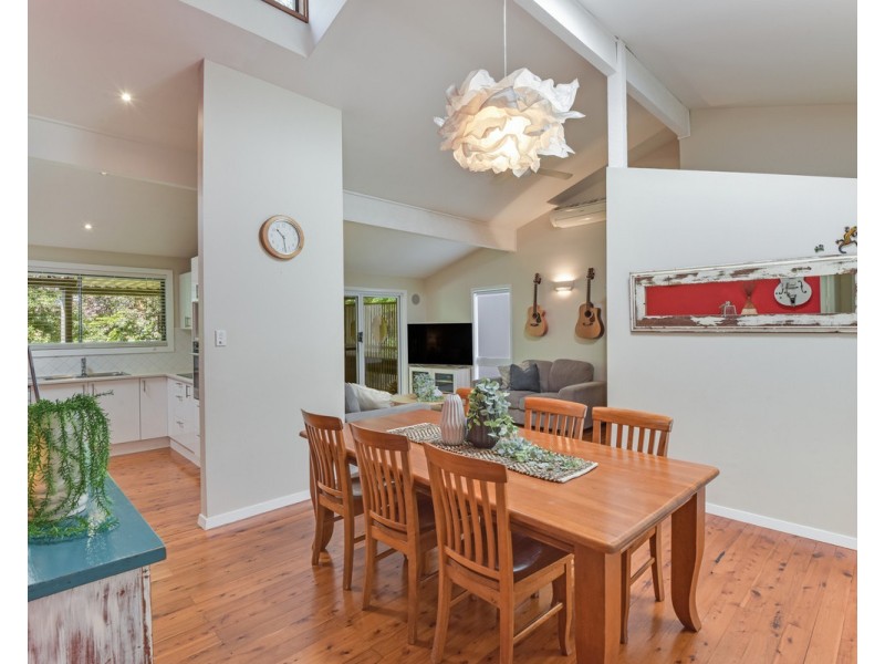 10 Valley View Road, Wyoming NSW 2250