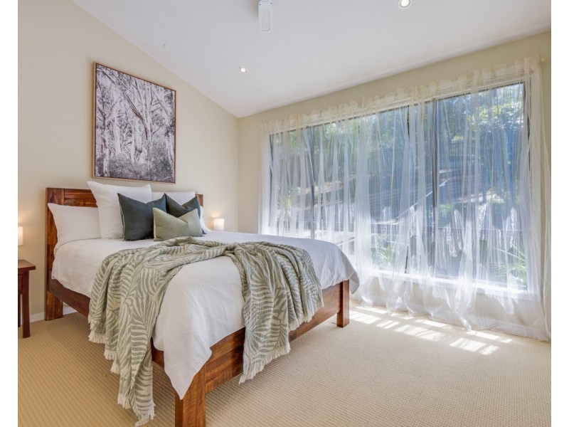 10 Valley View Road, Wyoming NSW 2250