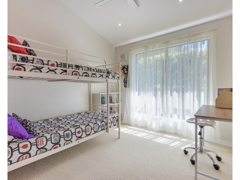 10 Valley View Road, Wyoming NSW 2250