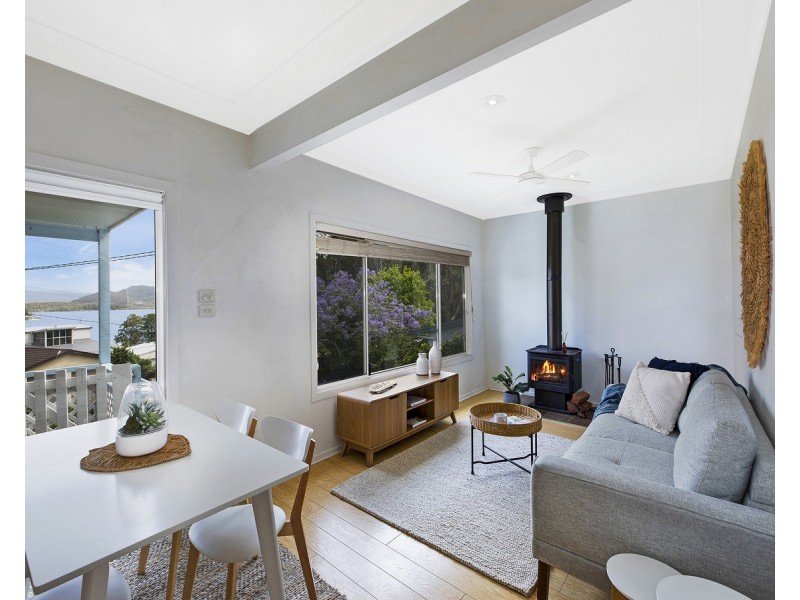 6 Empire Bay Drive, Daleys Point NSW 2257